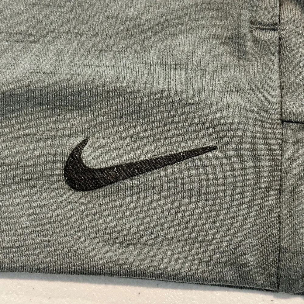 Nike Dri Fit Yoga Loose Fit Men's Size Small Tall Gray Hoodie Sweatshirt Stretch